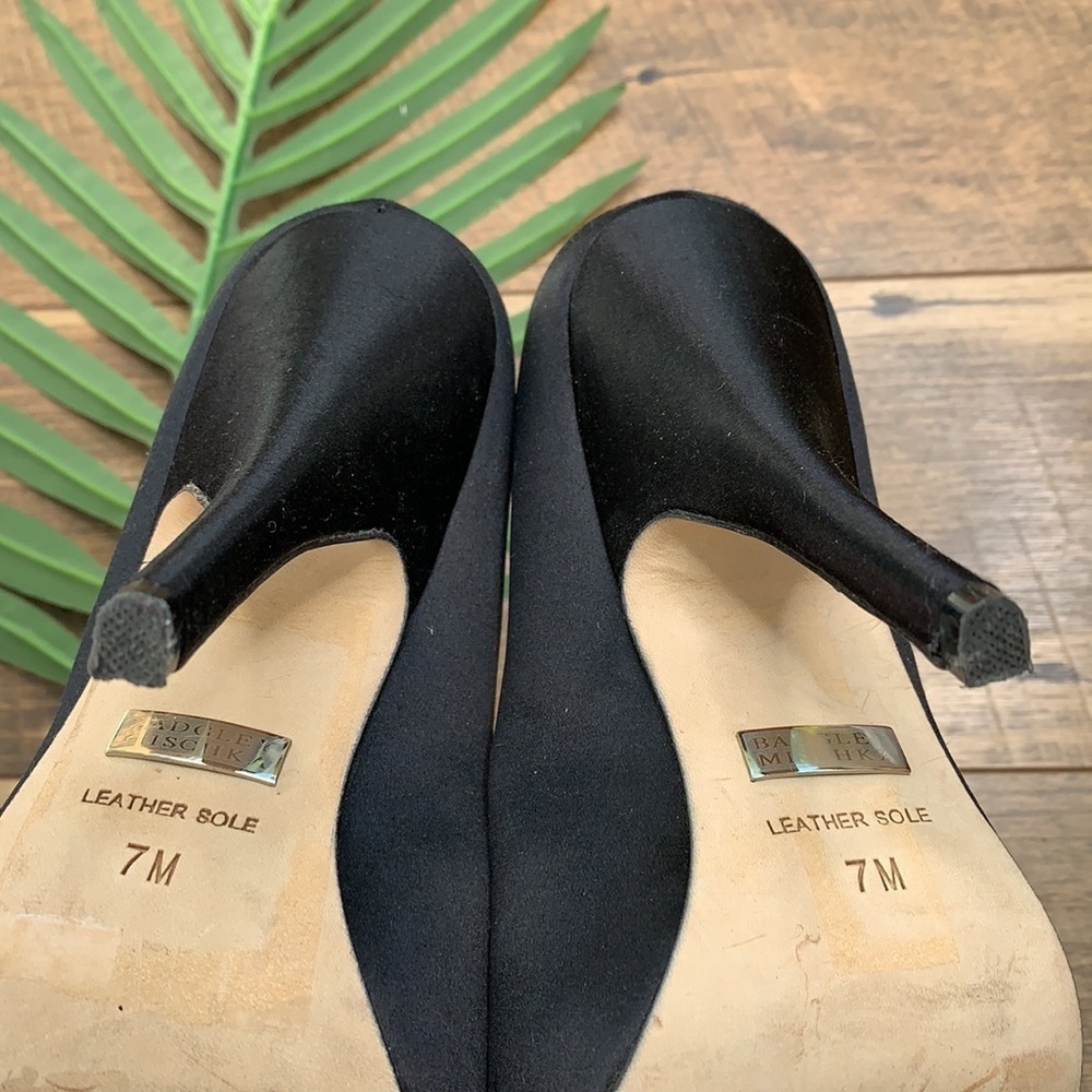 Badgley Mischka Satin Pettal Peep Toe Black Bridal Pump Heel sz 7 - Picture 5 of 6